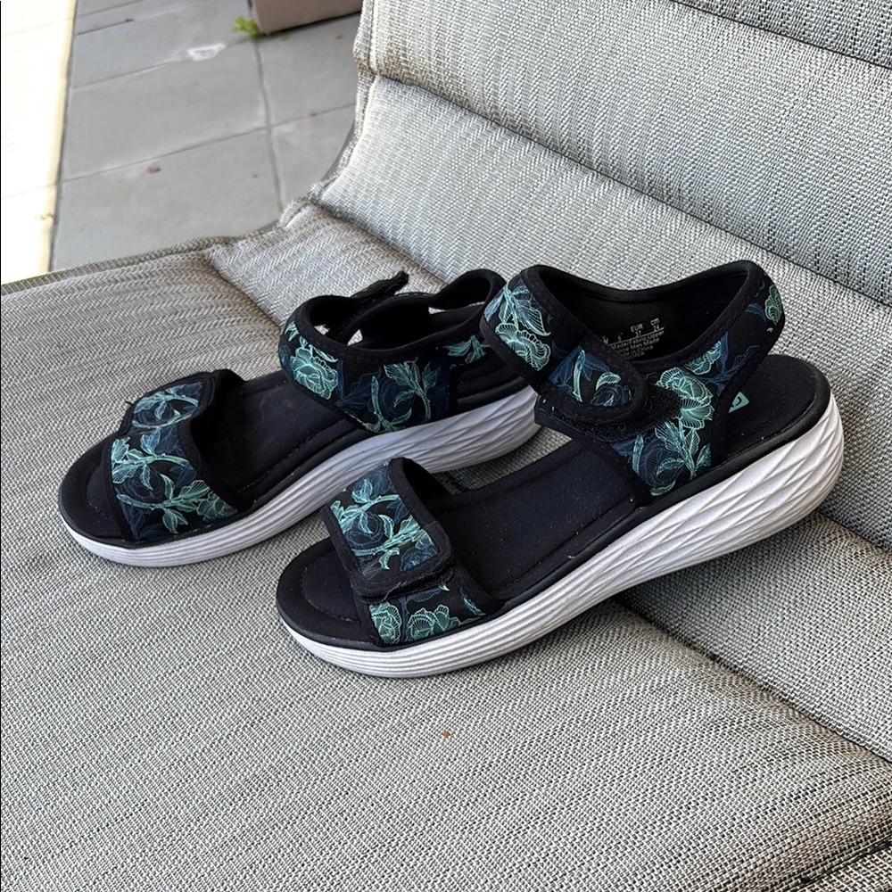 Stylish Black and Blue Sandals for Everyday Comfort